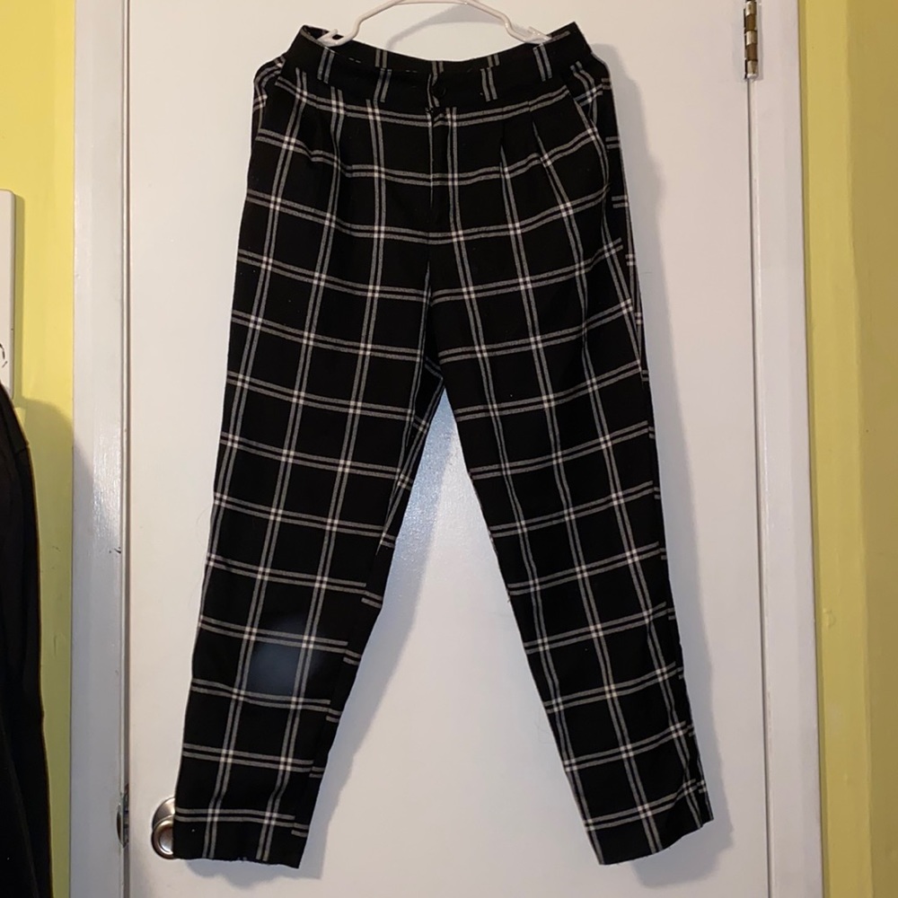 Black plaid cropped pants